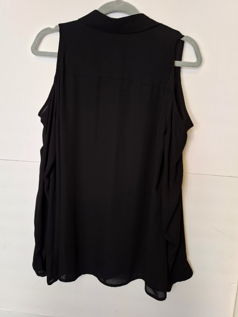 Express Sheer Cold Shoulder Button-Front Blouse - Picture 3 of 4